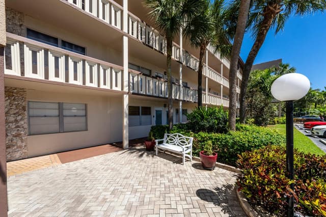3201 Portofino Point # D3, Coconut Creek FL 33066 - Coconut Creek, FL - Photo 4