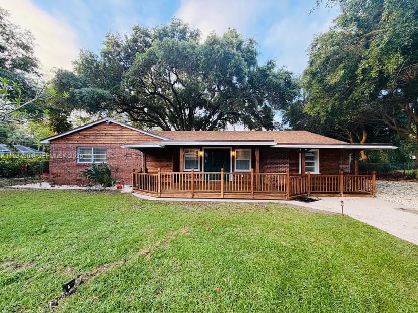 4556 Woodmere Ln, Lake Worth FL 33463