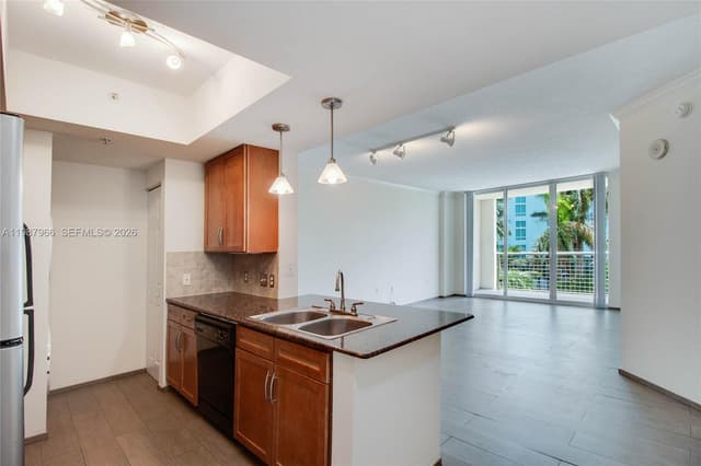 2000 N Bayshore Dr # 506, Miami FL 33137 - Miami, FL - Photo 4