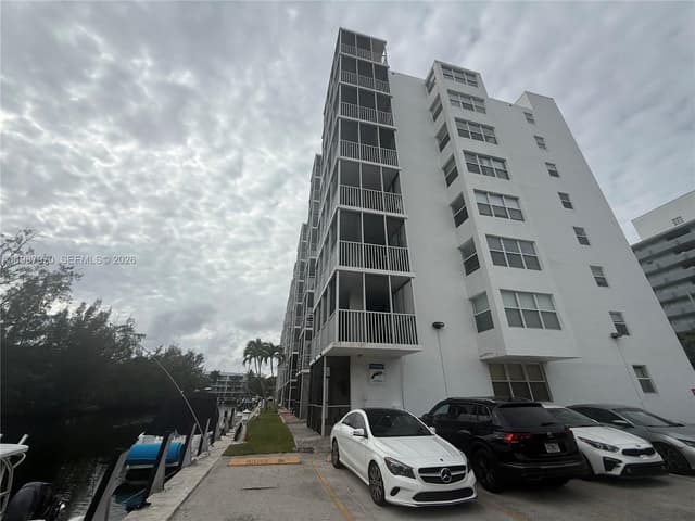 3660 NE 166th St # 415, North Miami Beach FL 33160 - North Miami Beach, FL - Photo 2