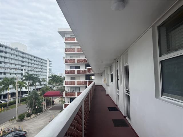 3660 NE 166th St # 415, North Miami Beach FL 33160 - North Miami Beach, FL - Photo 4