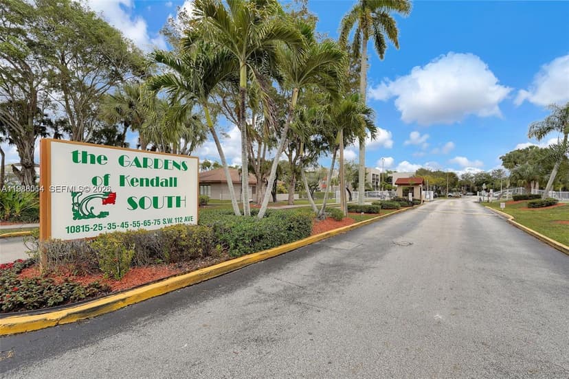 10825 SW 112 AV # 215, Miami FL 33176