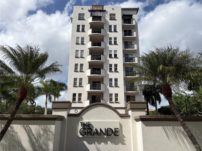 9021 SW 94th St # 308, Miami FL 33176