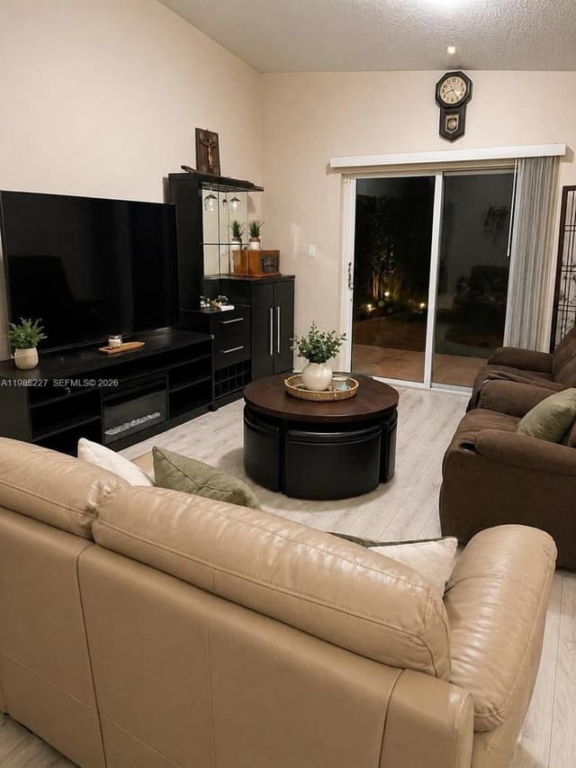20401 SW 1st St, Pembroke Pines FL 33029 - Pembroke Pines, FL - Photo 4