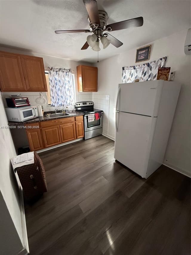 551-553 NE 133rd St, North Miami FL 33161 - North Miami, FL - Photo 5
