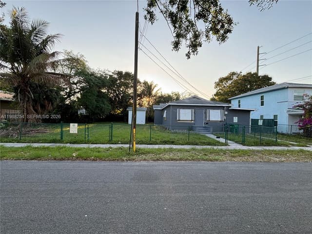 214 SW 1st Ave, Dania Beach FL 33004 - Dania Beach, FL - Photo 3