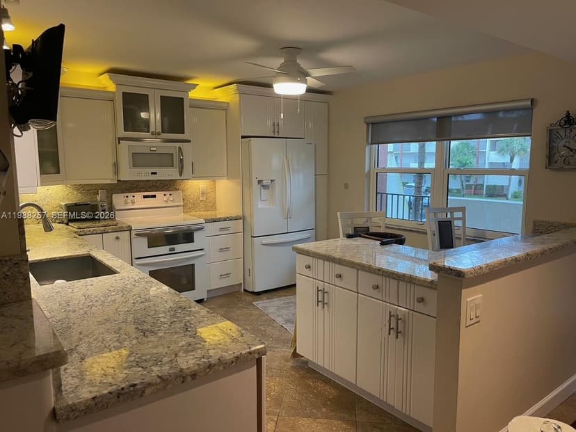 281 S Hollybrook Dr # 205, Pembroke Pines FL 33025