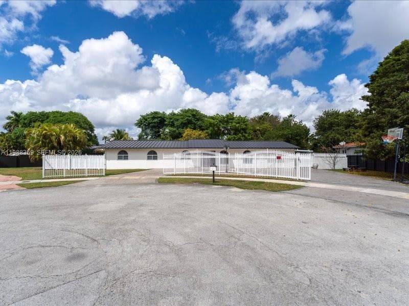 3345 SW 109th Ct, Miami FL 33165