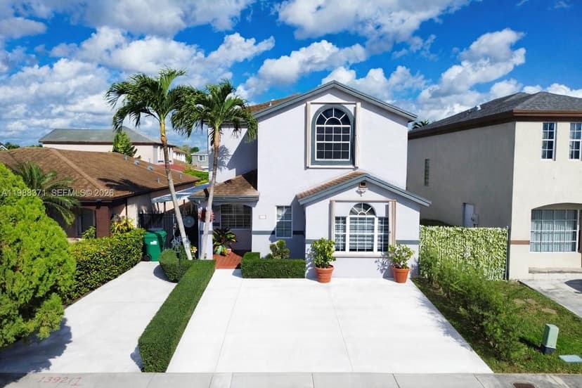 13921 SW 164th St, Miami FL 33177