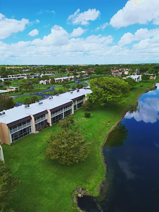 140 Lake Meryl Drive Apt 233, West Palm Beach FL 33411 - West Palm Beach, FL - Photo 2