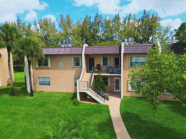 140 Lake Meryl Drive Apt 233, West Palm Beach FL 33411 - West Palm Beach, FL - Photo 3