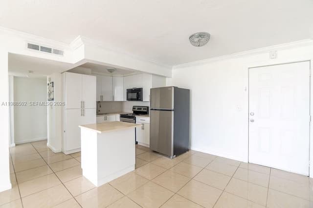 1990 Marseille Dr # 402, Miami Beach FL 33141 - Miami Beach, FL - Photo 7
