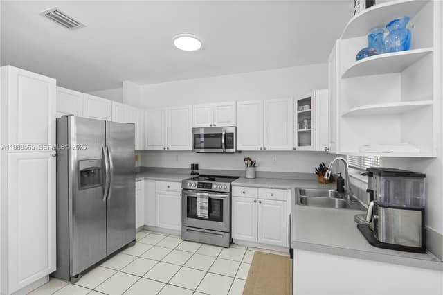 1120 Canella Ln, Hollywood FL 33019 - Hollywood, FL - Photo 4