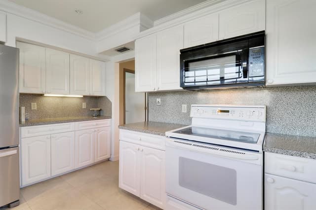 129 Mockingbird Lane, Delray Beach FL 33445 - Delray Beach, FL - Photo 4