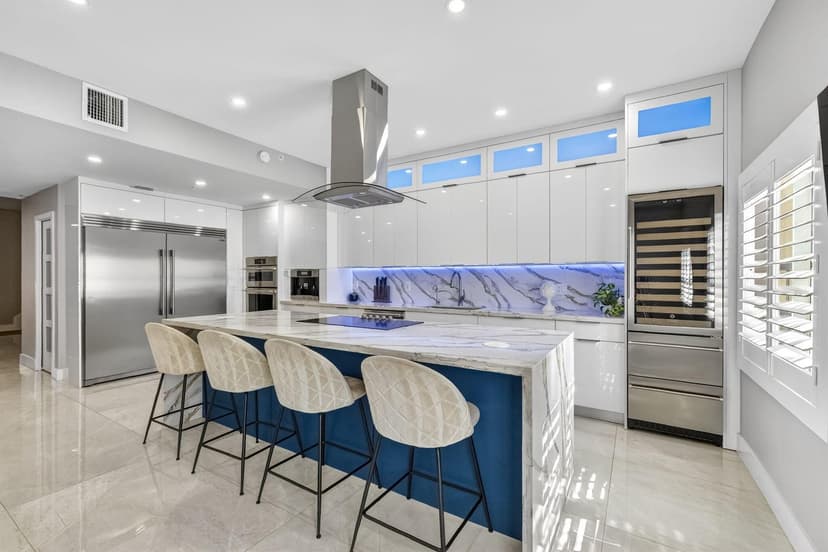 724 SW 1st Avenue, Pompano Beach FL 33060