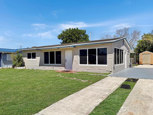 6751 Cody Street, Hollywood FL 33024 - Hollywood, FL - Photo 2