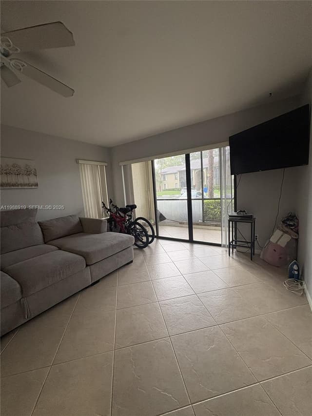 718 Sunny Pine Way # D1, Green Acres FL 33415 - Green Acres, FL - Photo 2