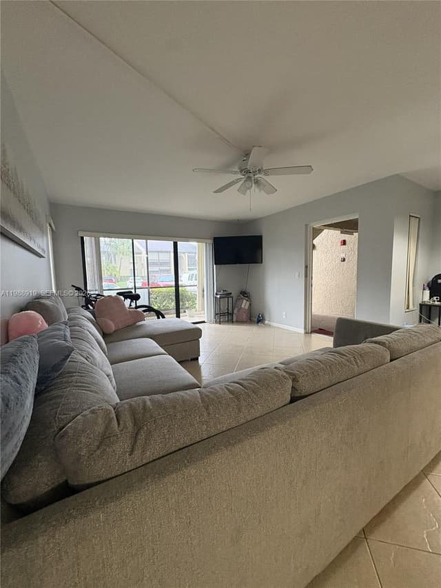 718 Sunny Pine Way # D1, Green Acres FL 33415 - Green Acres, FL - Photo 3