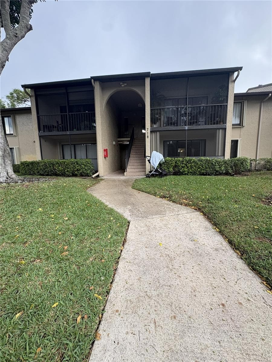 718 Sunny Pine Way # D1, Green Acres FL 33415 - Green Acres, FL - Photo 1