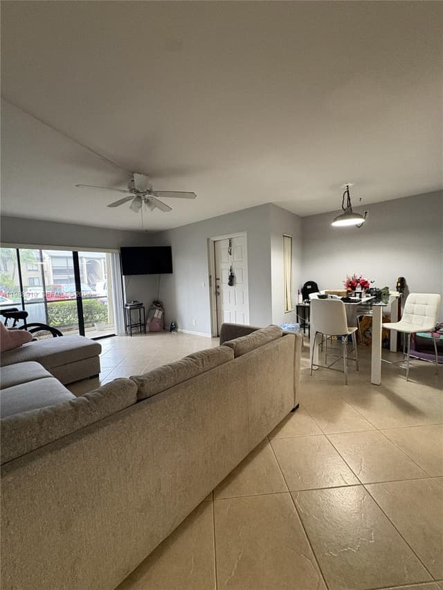 718 Sunny Pine Way # D1, Green Acres FL 33415 - Green Acres, FL - Photo 4