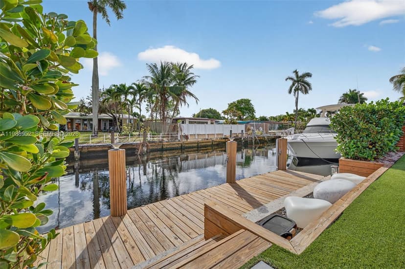 2436 Cat Cay Ln, Fort Lauderdale FL 33312