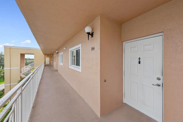 4721 E Lucerne Lakes Blvd E # 744, Lake Worth FL 33467 - Lake Worth, FL - Photo 2
