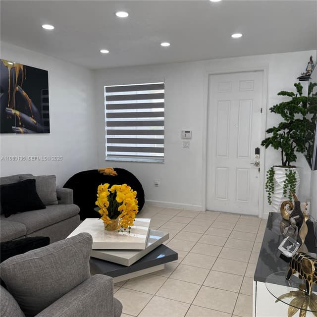 909 NE 42nd Ave, Homestead FL 33033 - Homestead, FL - Photo 4