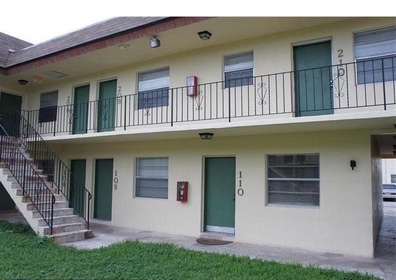 4800 NW 24th Court # D214, Lauderdale Lakes FL 33313 - Lauderdale Lakes, FL - Photo 1