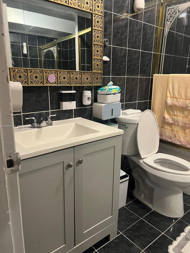 6125 W 20th Ave # 306, Hialeah FL 33012 - Hialeah, FL - Photo 6