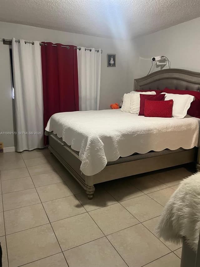 6125 W 20th Ave # 306, Hialeah FL 33012 - Hialeah, FL - Photo 3