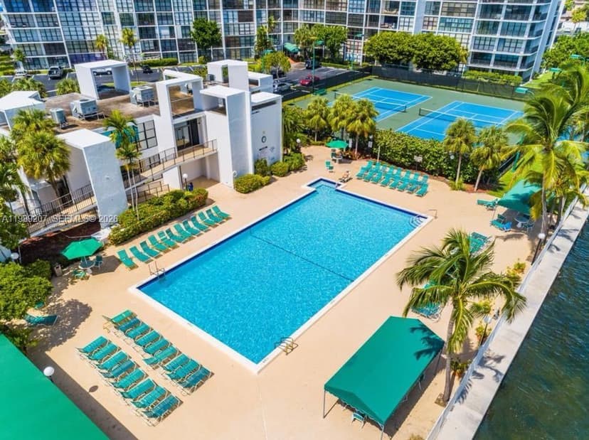 800 Parkview Dr # 222, Hallandale Beach FL 33009