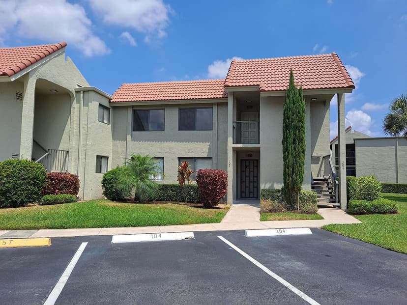 5500 Fairway Park Drive # 204, Boynton Beach FL 33437