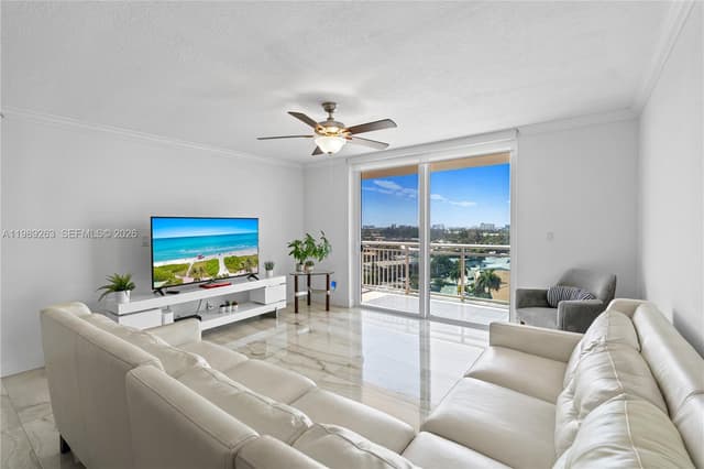 437 Golden Isles Dr # 11J, Hallandale Beach FL 33009 - Hallandale Beach, FL - Photo 5