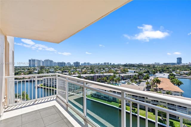 437 Golden Isles Dr # 11J, Hallandale Beach FL 33009 - Hallandale Beach, FL - Photo 4