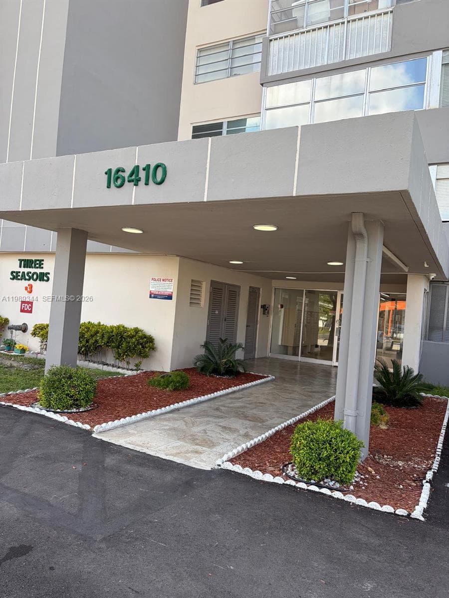 16410 Miami Dr # 504, North Miami Beach FL 33162 - North Miami Beach, FL - Photo 1