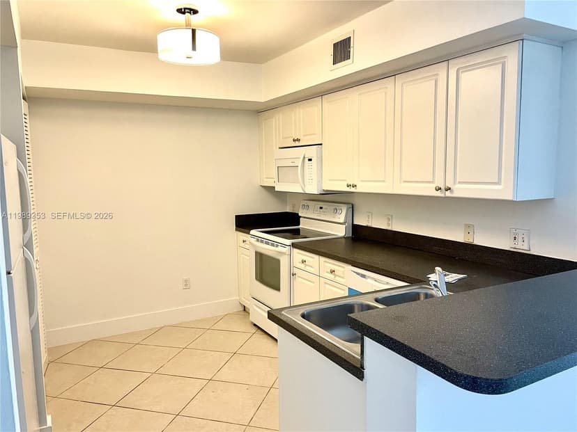 150 NW 96th Ave # 207, Pembroke Pines FL 33024