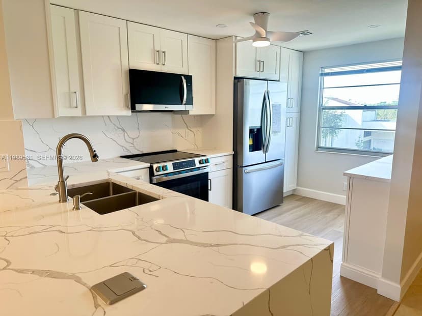 4098 Yarmouth E # 4098, Boca Raton FL 33434
