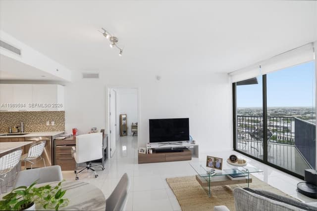 5300 Paseo Blvd # 1803, Doral FL 33166 - Doral, FL - Photo 5