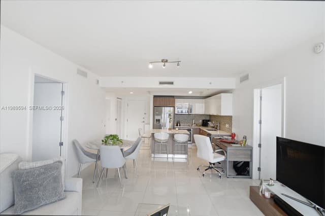 5300 Paseo Blvd # 1803, Doral FL 33166 - Doral, FL - Photo 4