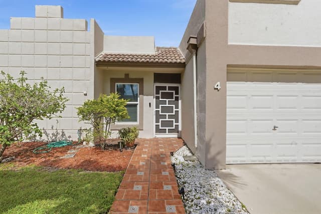 19000 Stewart Circle # 4, Boca Raton FL 33496 - Boca Raton, FL - Photo 4