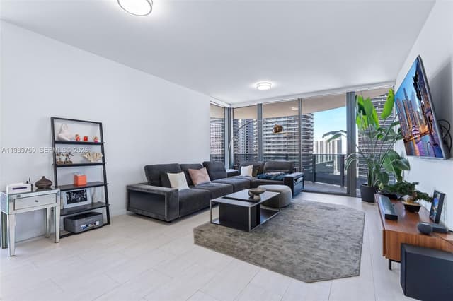 1000 Brickell Plz # 2812, Miami FL 33131 - Miami, FL - Photo 3