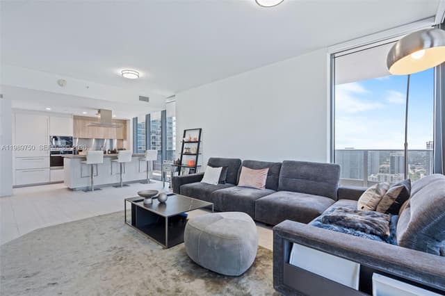 1000 Brickell Plz # 2812, Miami FL 33131 - Miami, FL - Photo 4