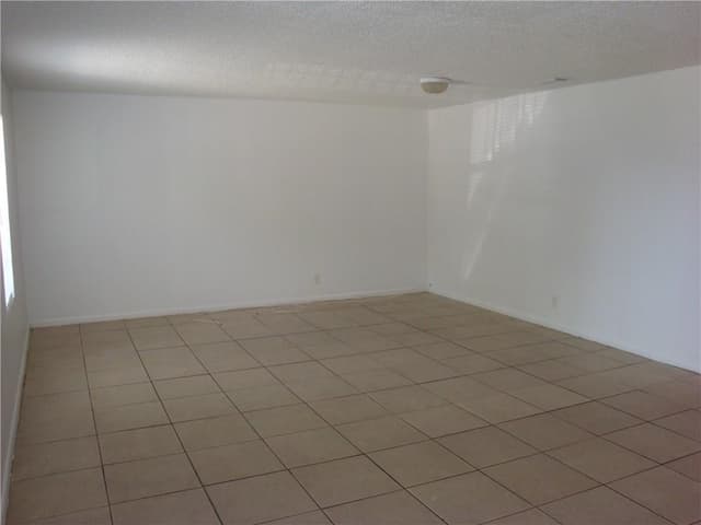 1633 W 28th Street # B, Riviera Beach FL 33404 - Riviera Beach, FL - Photo 3