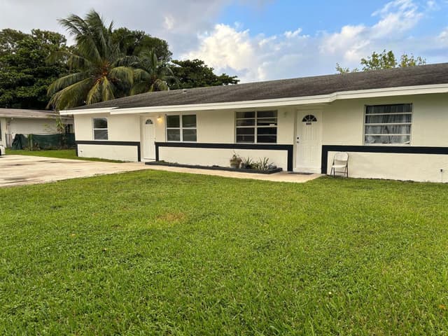 800 SW 7th Street, Hallandale Beach FL 33009 - Hallandale Beach, FL - Photo 3