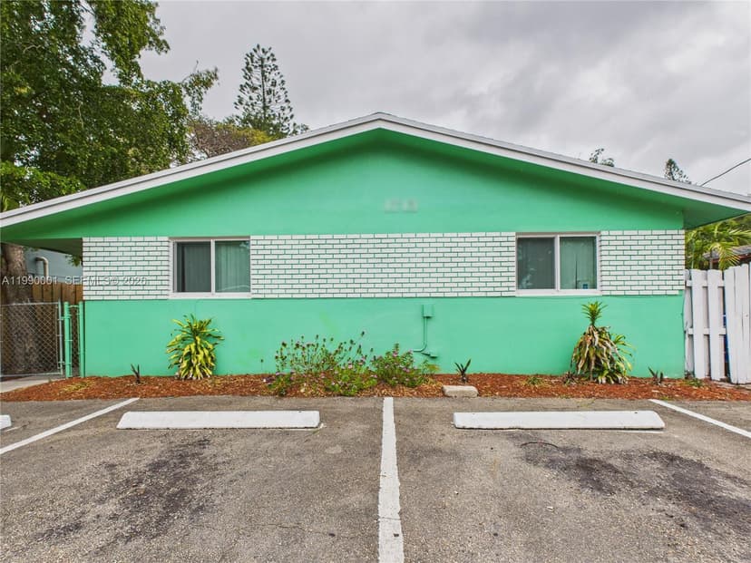 1713 SW 11th Ct, Fort Lauderdale FL 33312