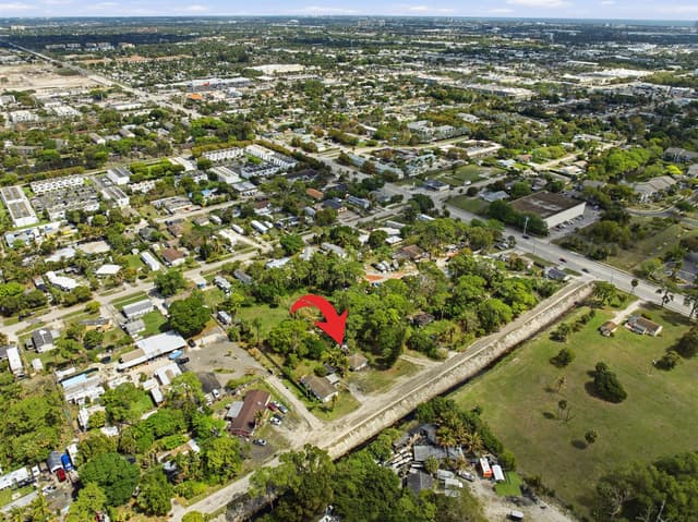 5133 Pine Grove Drive N, West Palm Beach FL 33417 - West Palm Beach, FL - Photo 3
