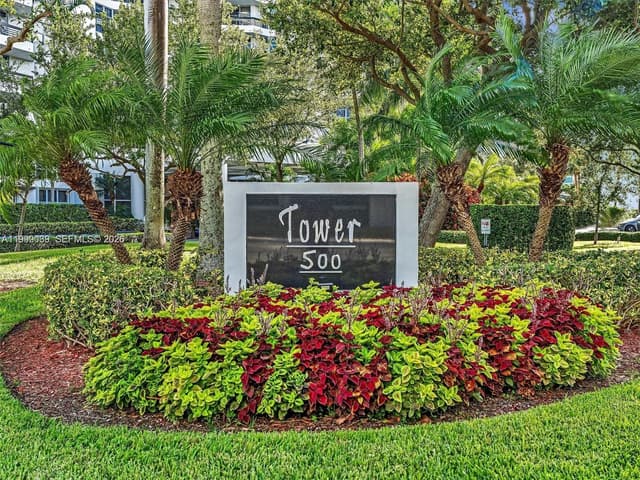 3530 Mystic Pointe Dr # 114, Aventura FL 33180 - Aventura, FL - Photo 2