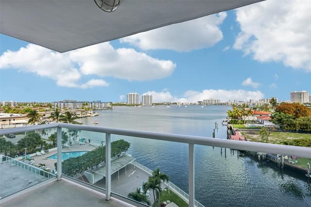 2841 NE 163rd St # 605, North Miami Beach FL 33160 - North Miami Beach, FL - Photo 2