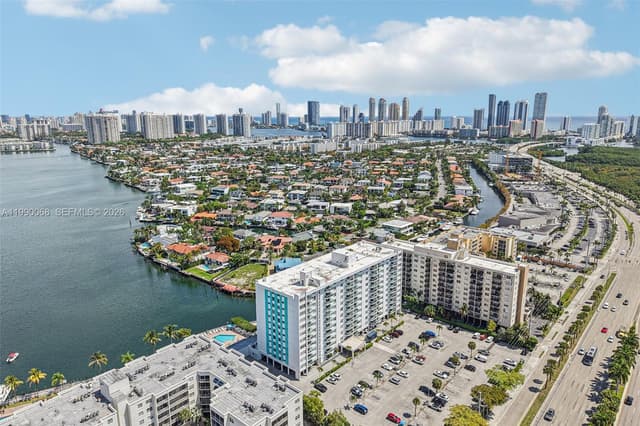 2841 NE 163rd St # 605, North Miami Beach FL 33160 - North Miami Beach, FL - Photo 3
