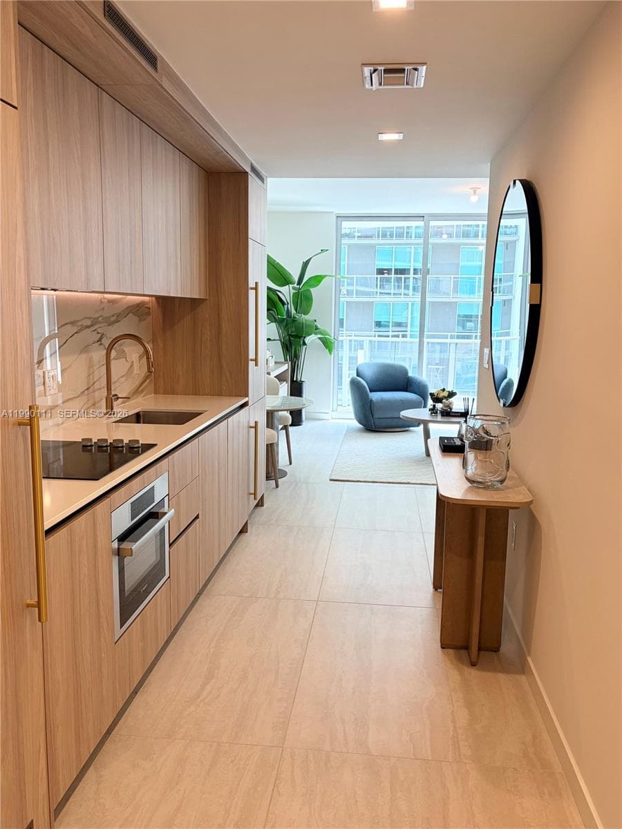 77 SE 5th street # 2709, Miami FL 33131